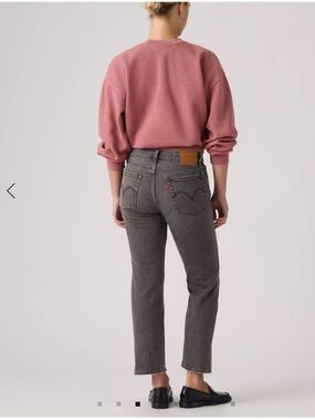 Levi’s , women’s 27 , Wedgie straight , ankle jeans.